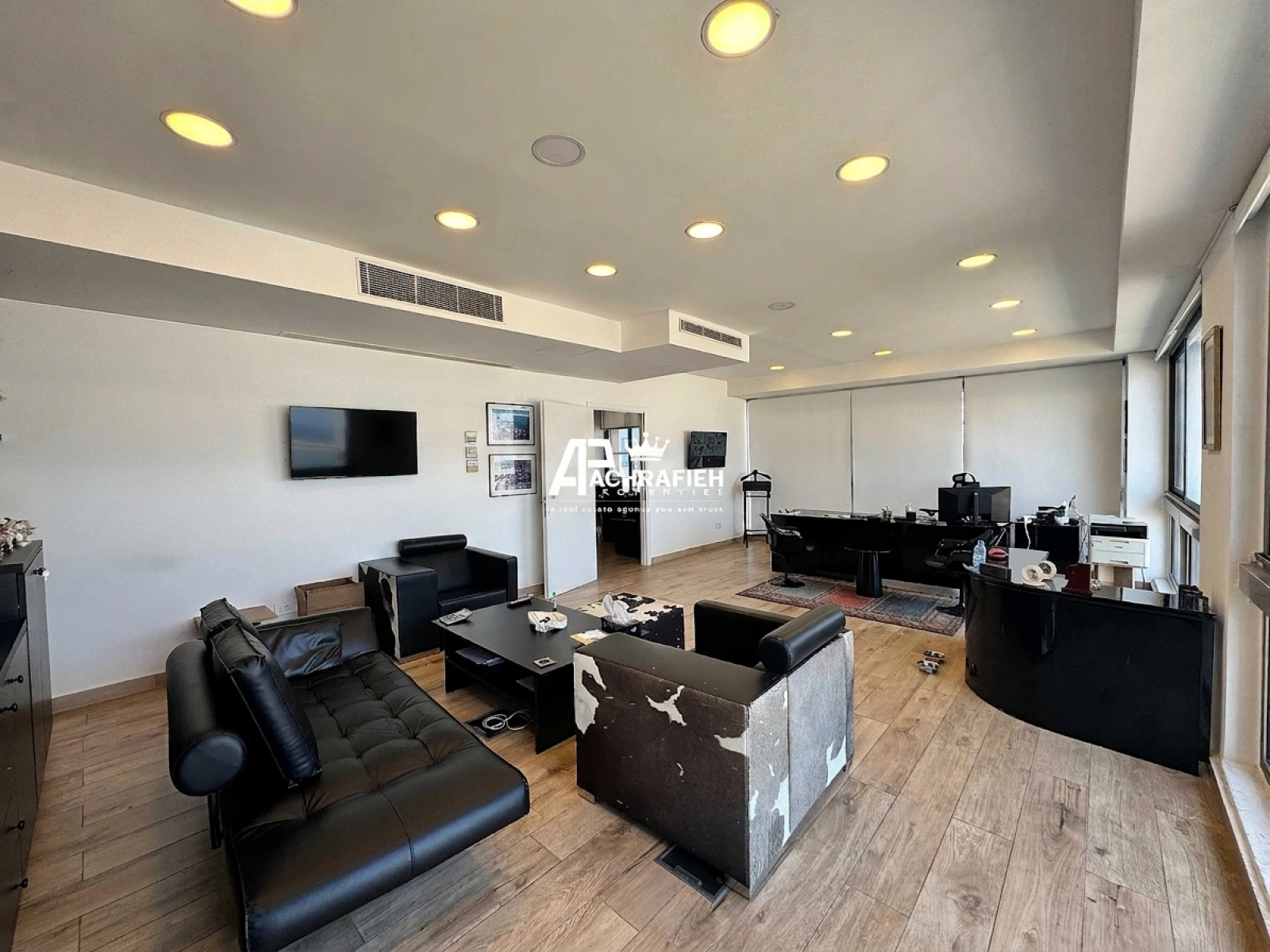 Office For Rent In Gemmayze - مكتب للأجار في الجميزة in Gemayzeh – Gemayzeh, Beirut