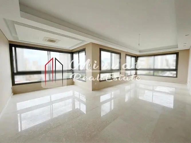 Apartment شقة مميزة للبيع بمساحة 225 م² في الروشة مع إطلالة مفتوحة for sale in Rawche – Rawche, Beirut
