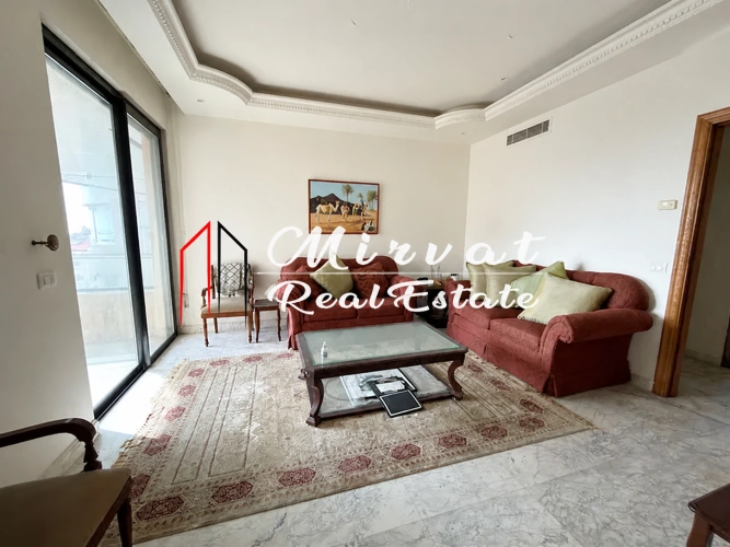Apartment الرملة البيضاء-شقة مميزة للبيع-مع إطلالة مفتوحة وبلاكين for sale in Ras Beirut