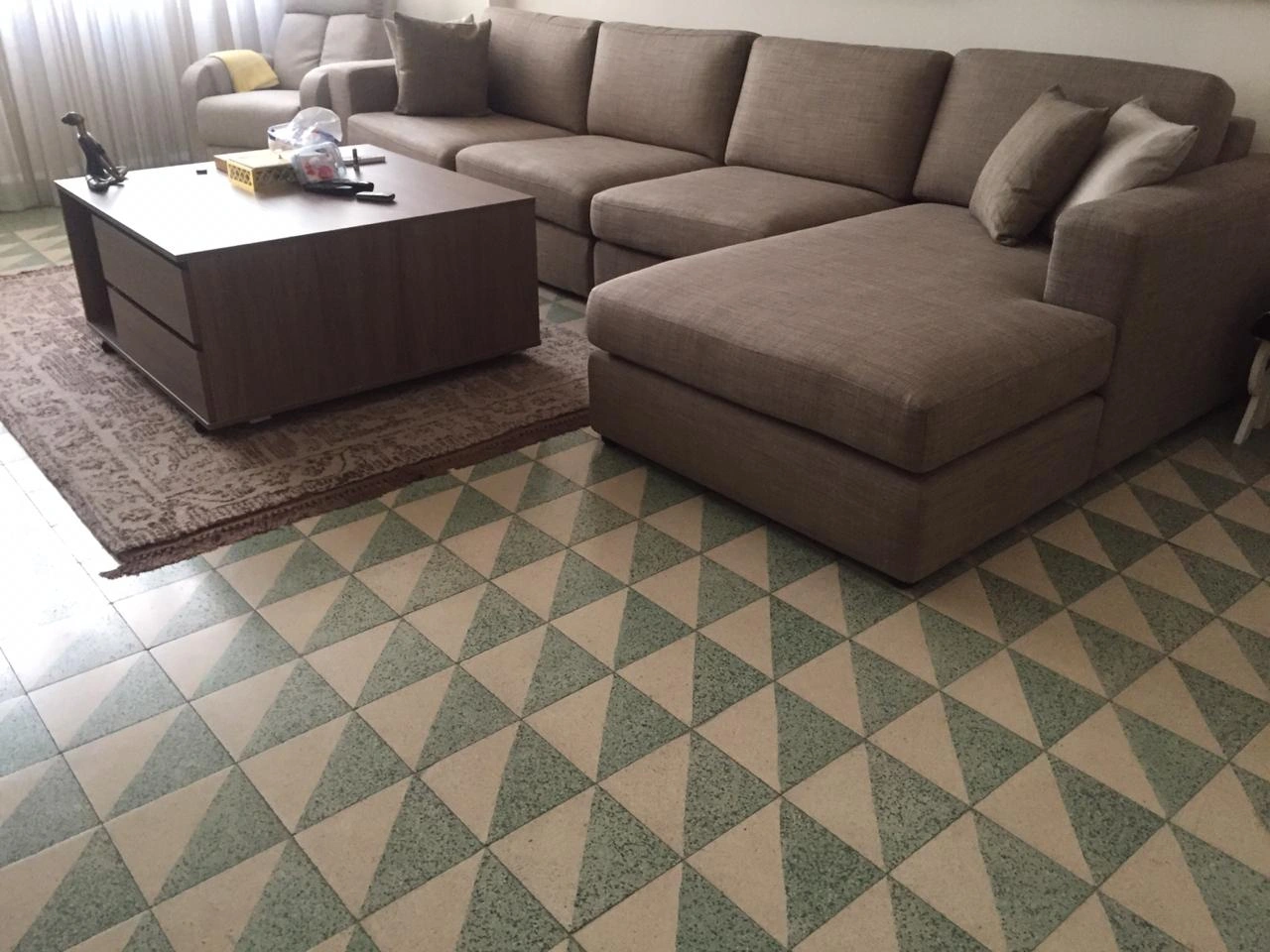 Badaro unfurnished apartment 150 sqm for rent prime location – Badaro, Beirut