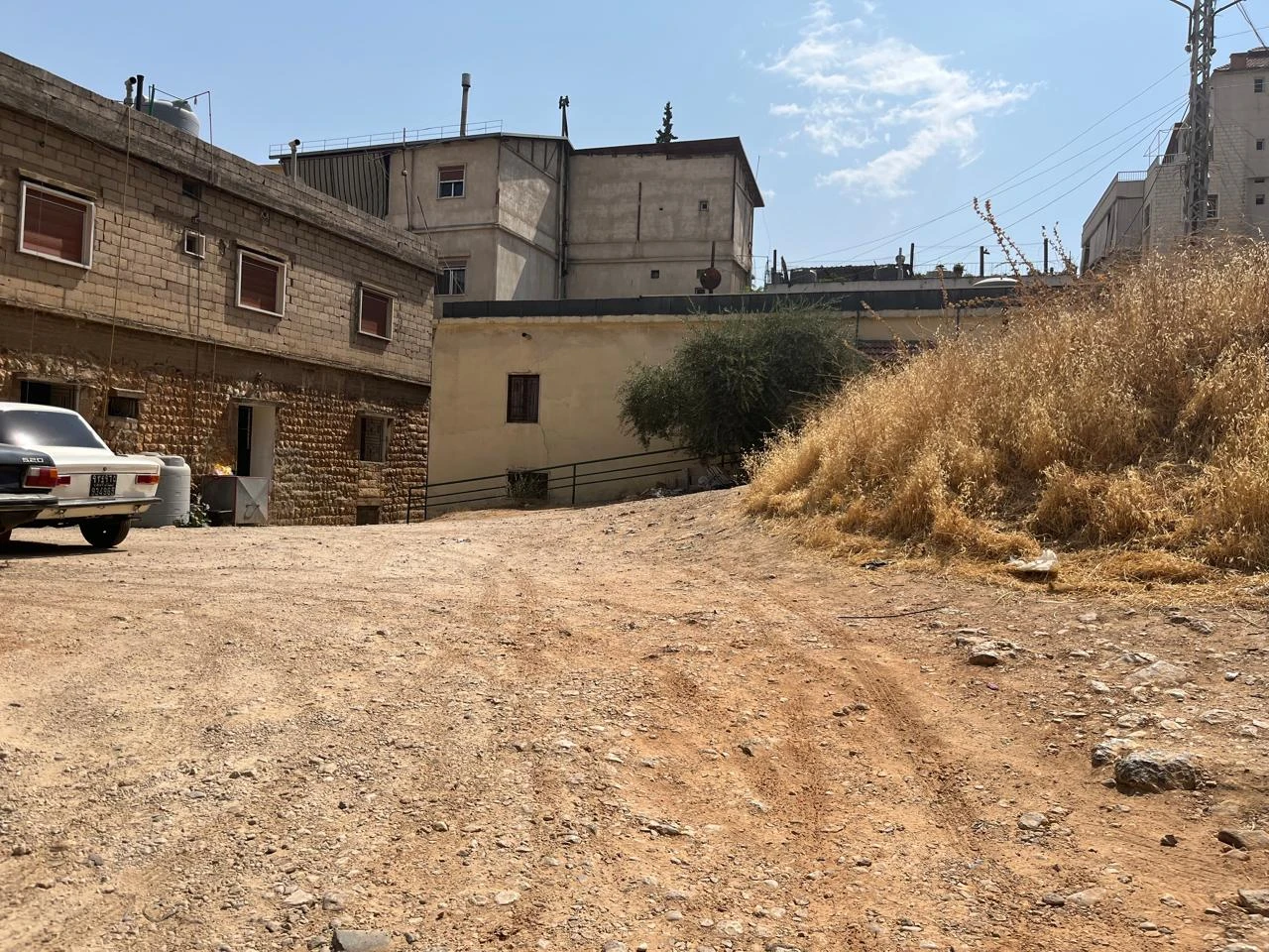 Maalaka bena land 551 sqm for sale prime location