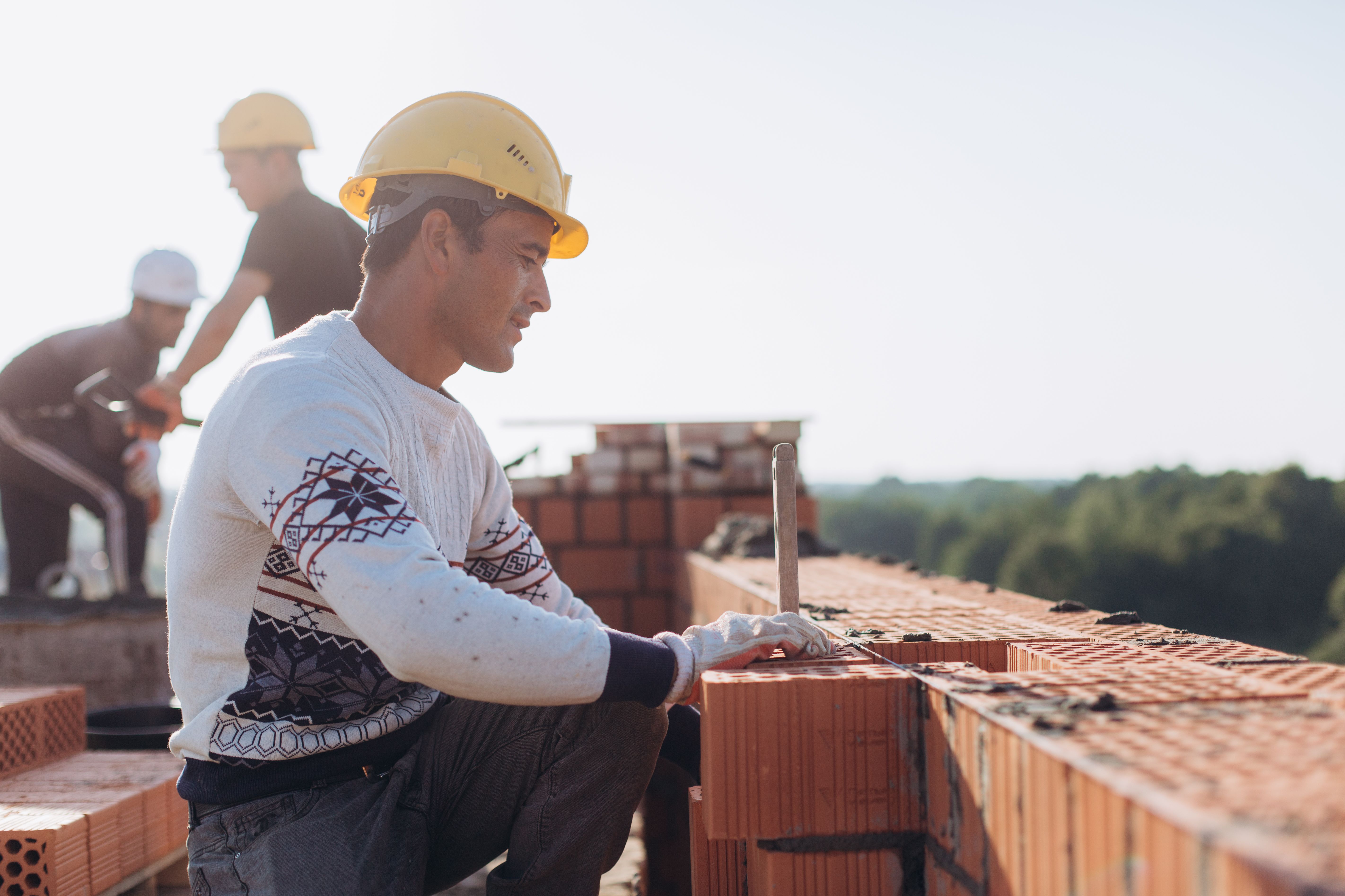 How Expat Builders Adapt to Local Regulations and Culture