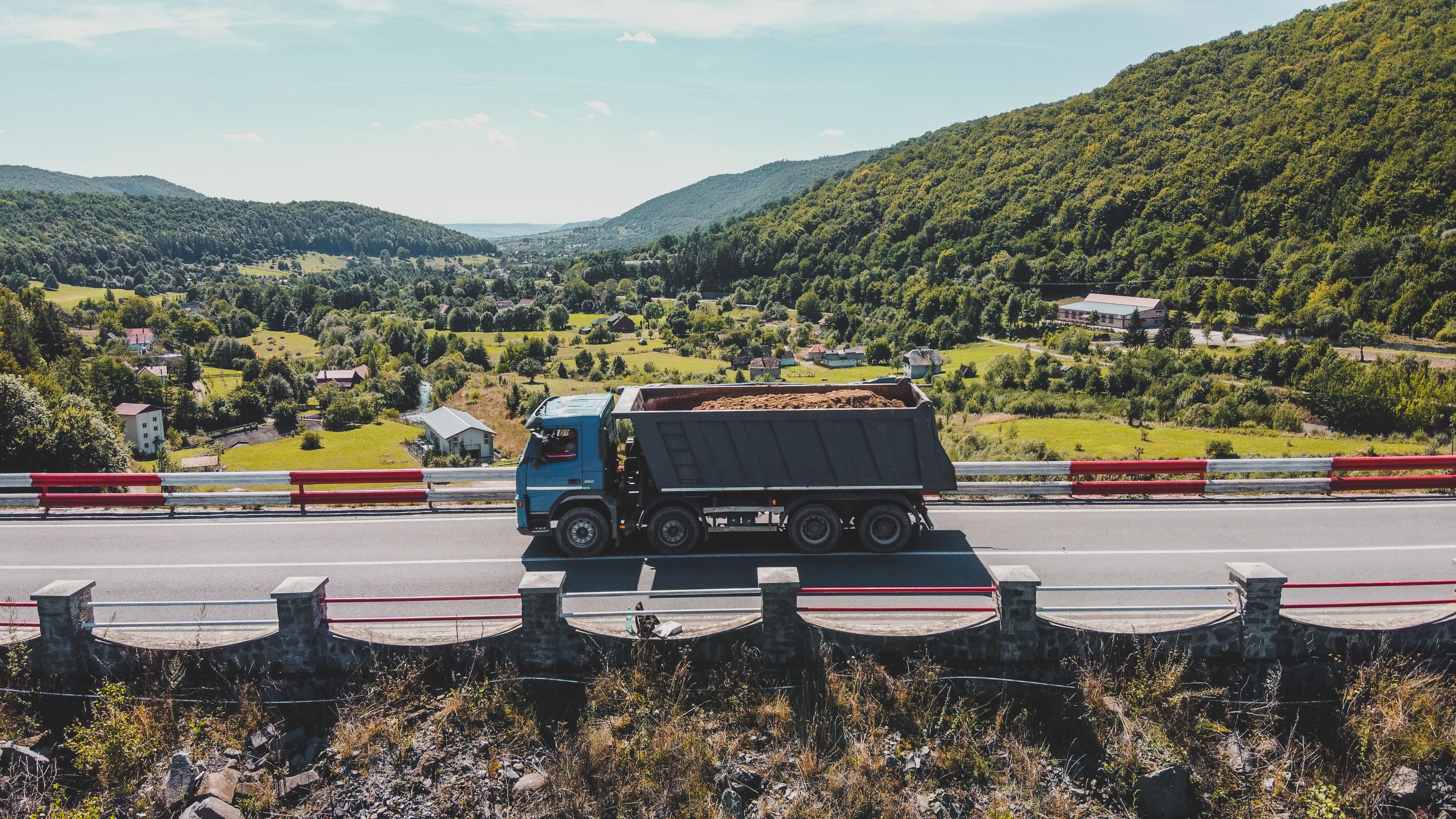 Guide to Construction Material Transportation and Site Logistics